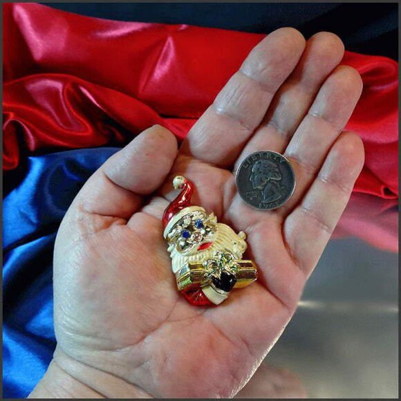 1960s Metallic Enamel Santa Claus Vintage Christmas Pin 17029 - Picture 5 of 6